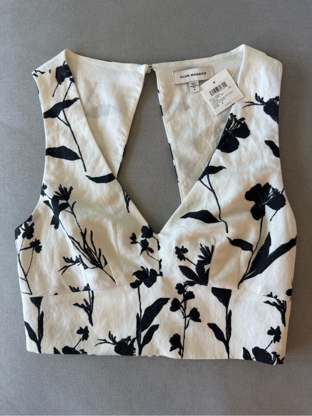 Club Monaco NWT White Floral Crop Top - Size 2